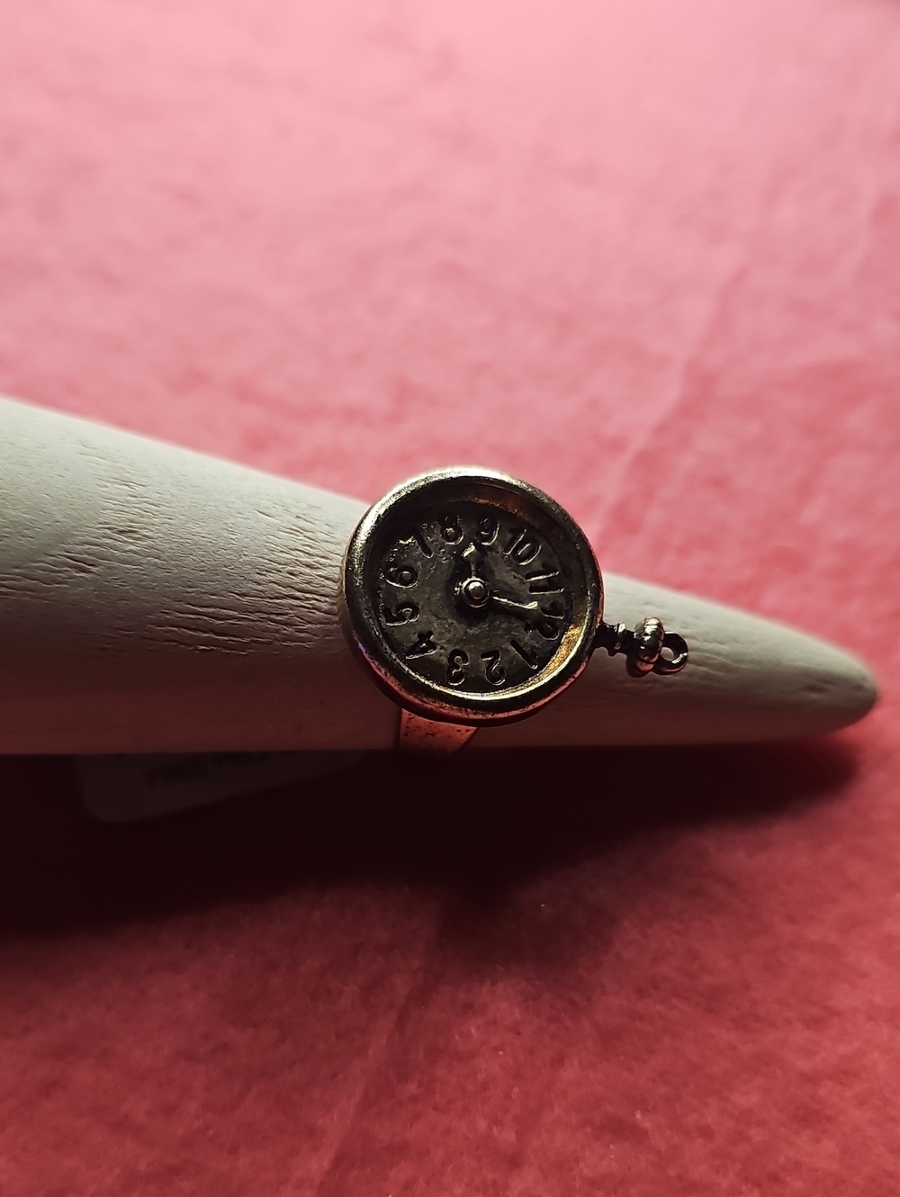 NWT FREE PEOPLE SIZE 8 ..IN DUE TIME GOLD TONE RING